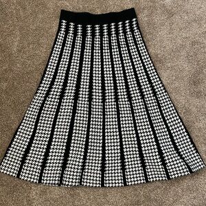 Black and White Houndstooth Skirt